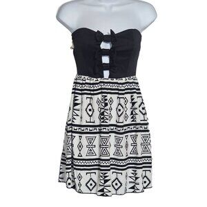 Love Love Women's Strapless Black & White Bow Front Aztec Print Dress